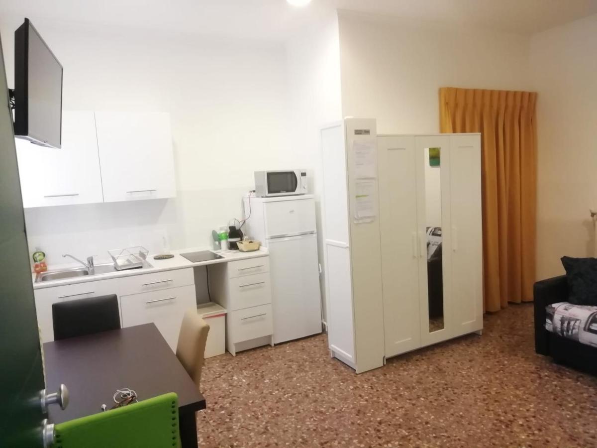 Urbino 33 * Rom