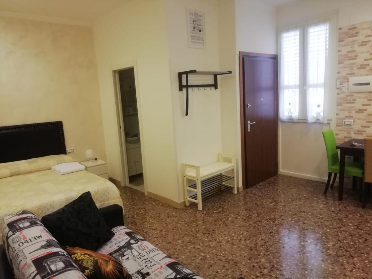 Apartment Urbino 33 Rom